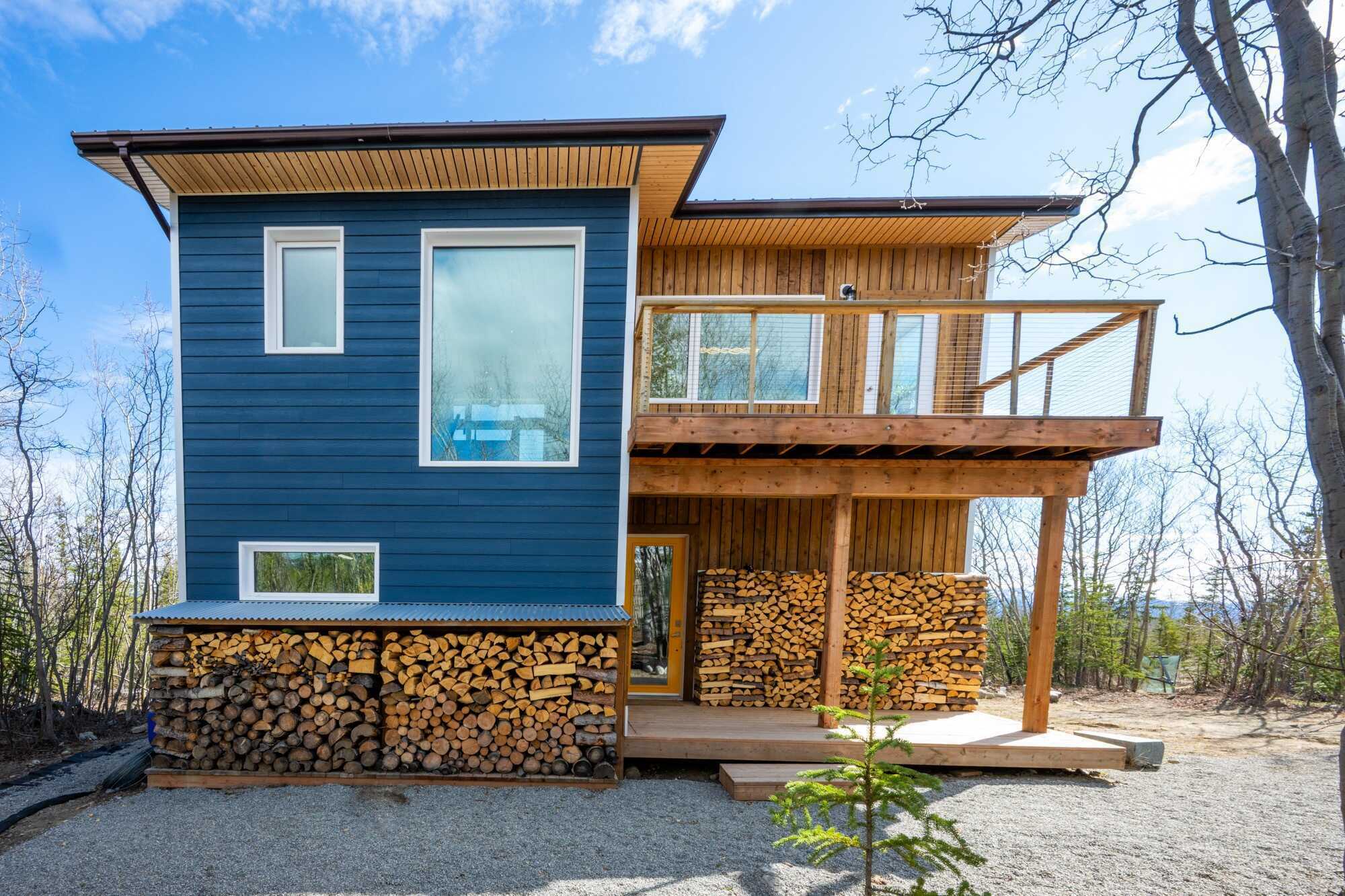 Custom Yukon Home with Lake & Mountain Vistas 4