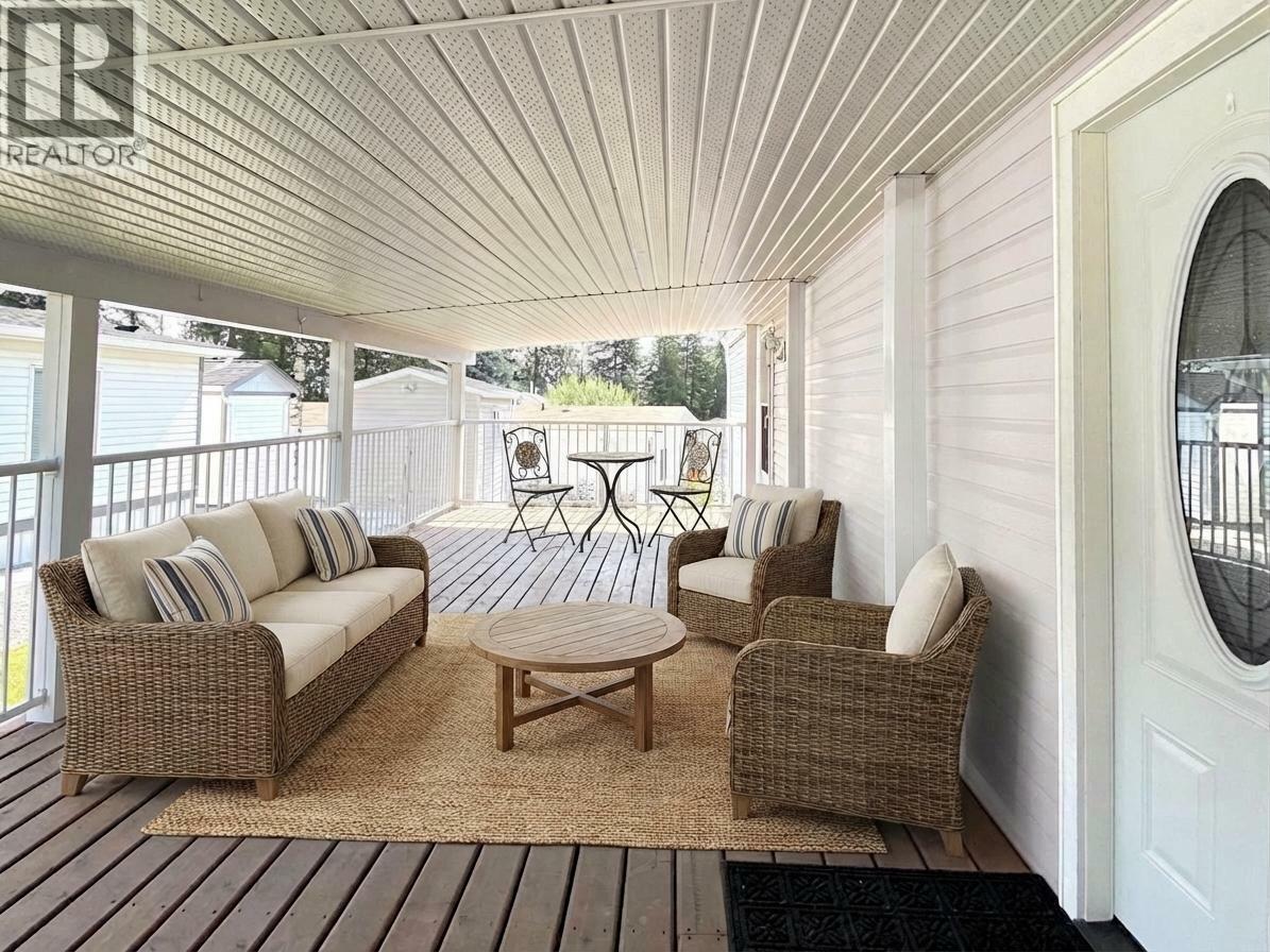 Discover comfortable and convenient living in Shannon Lake’s highly sought-after 55+ gated community, Crystal Springs. 4