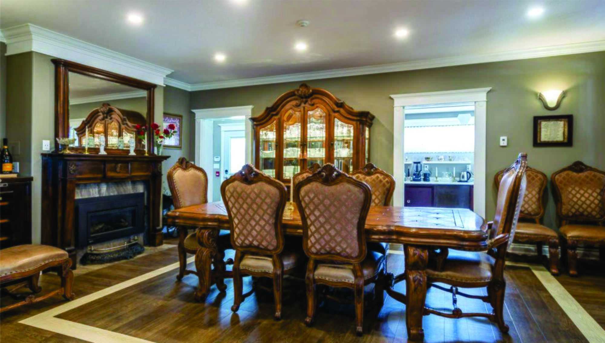 Luxurious 4-Bedroom + Den with Pool, High-End Finishes & Turnkey B&B Potential 5