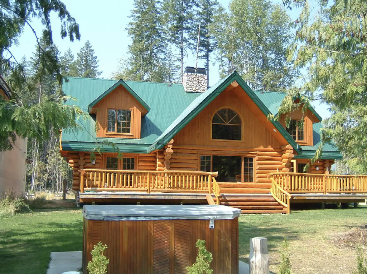 Custom 7 bedroom, 4 bath log home nestled within the natural beauty of Mabel Lake with abundant recreation at your doorstep. 2