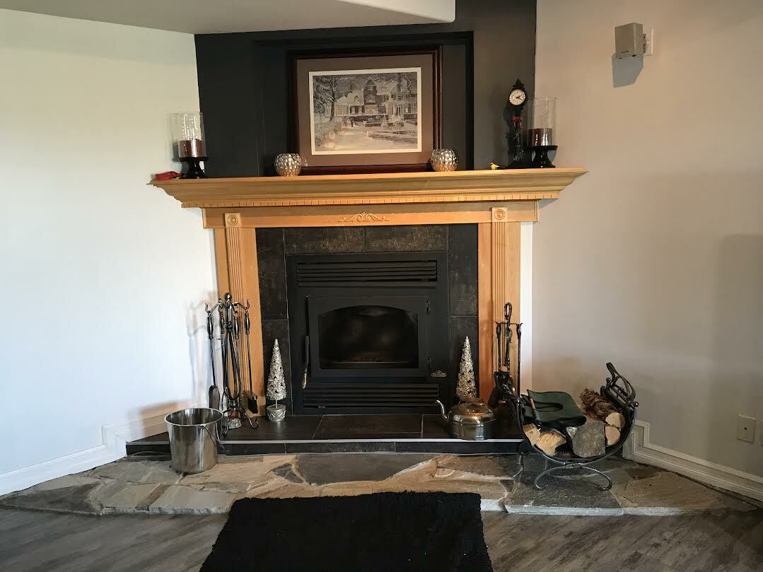 "Fully Upgraded Walkout Bungalow with Lake Views & Luxury Features" 3