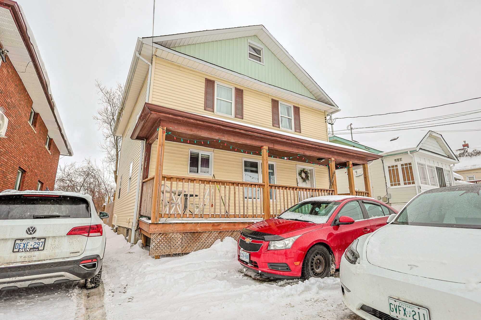 Solid 4-Plex in a Strong Rental Location 2