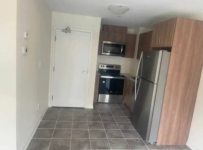 New 2-Bed, 2-Bath Townhouse with Rooftop & Parking – Available Now! 2