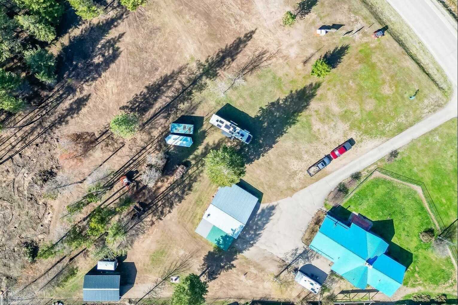 Unlimited opportunities 1.14 acres flat lot zoned C1 Commercial,  for the business you have or may want to start! 4