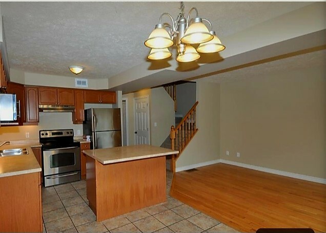*REDUCED PRICE* Cozy, Spacious Townhouse in a Friendly Community – Move-In Ready! 4