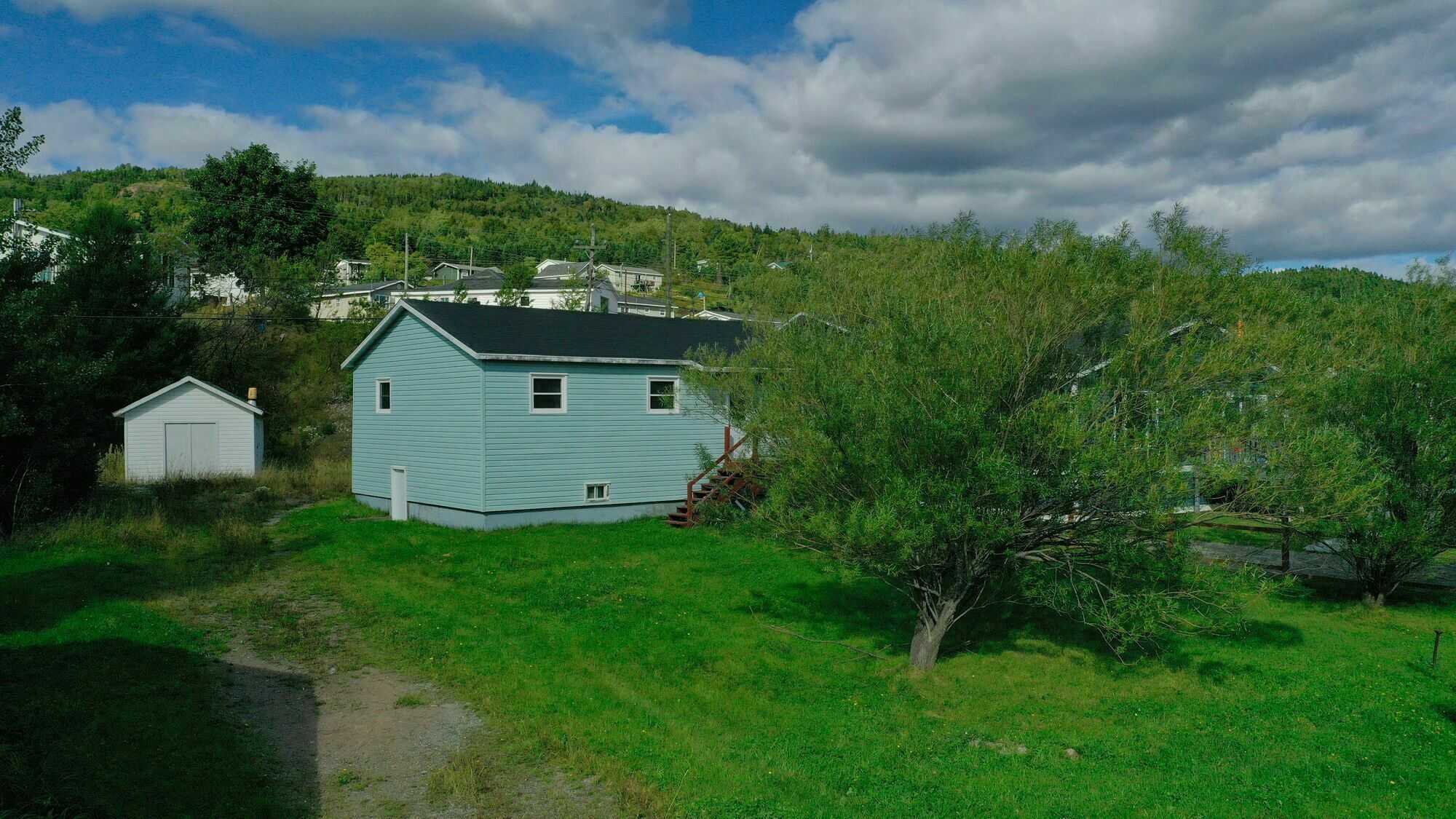 Whether you're seeking a permanent haven, a holiday retreat, or a smart investment, this enchanting bungalow offers it all. 3