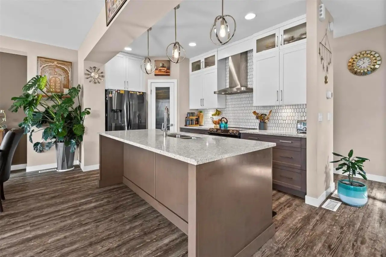 Luxury Living Near All Amenities 3
