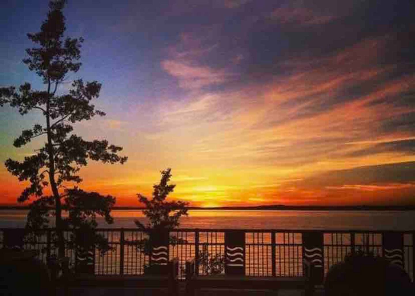 LAKEVIEW PENTHOUSE RETREAT ~ Condo ~ Income Generating ~  In Sylvan Lake, AB. 3