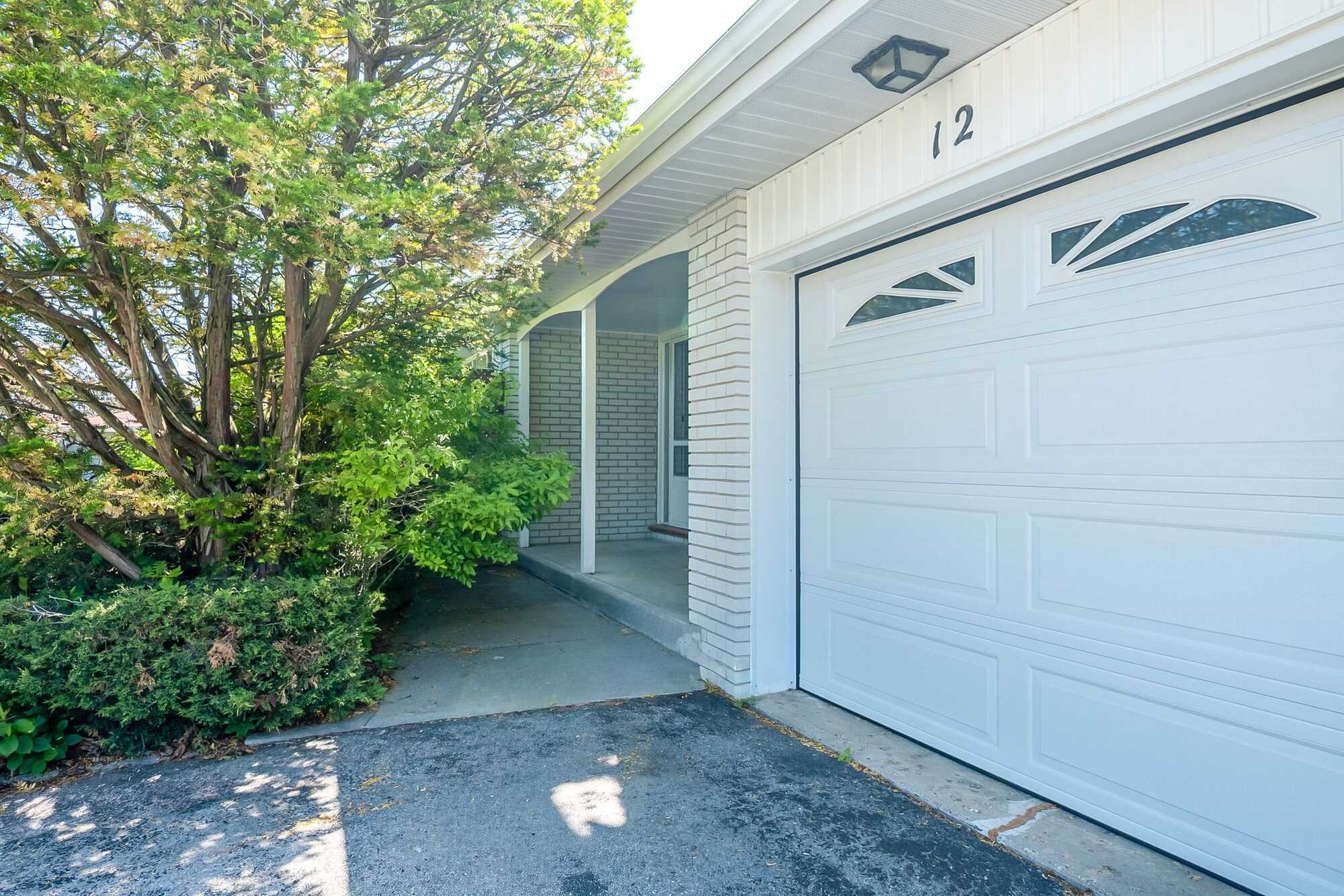 Spacious 4-Bedroom Backsplit with Fenced Yard in Town 2