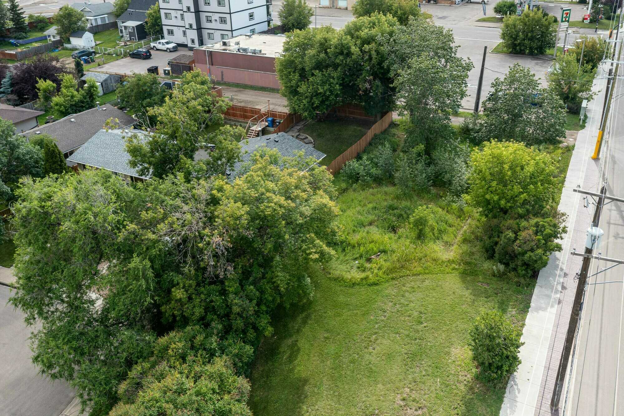 INVESTORS ALERT! Prime Redevelopment Opportunity in Riverside Meadows ~ Small-Scale Commercial Or Residential Development! 5