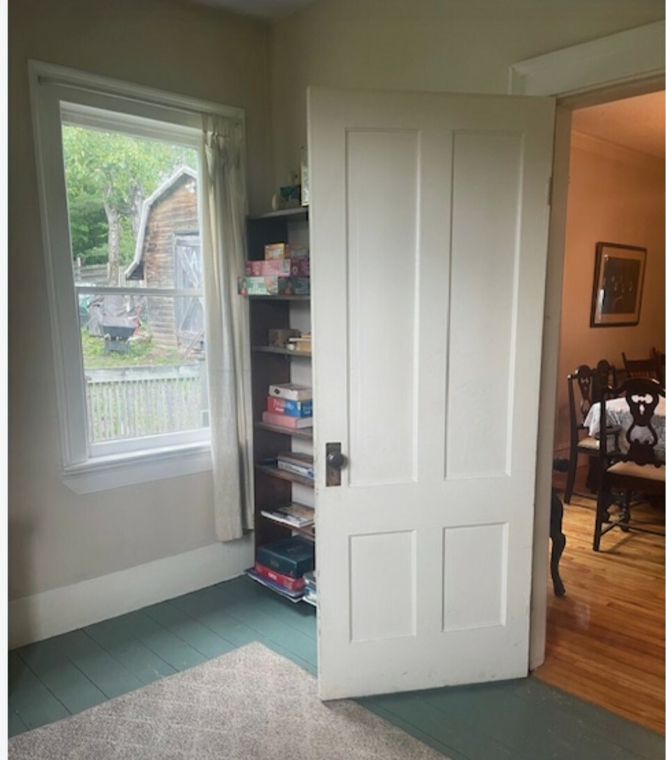 Spacious Home with Residential & Commercial Zoning 5