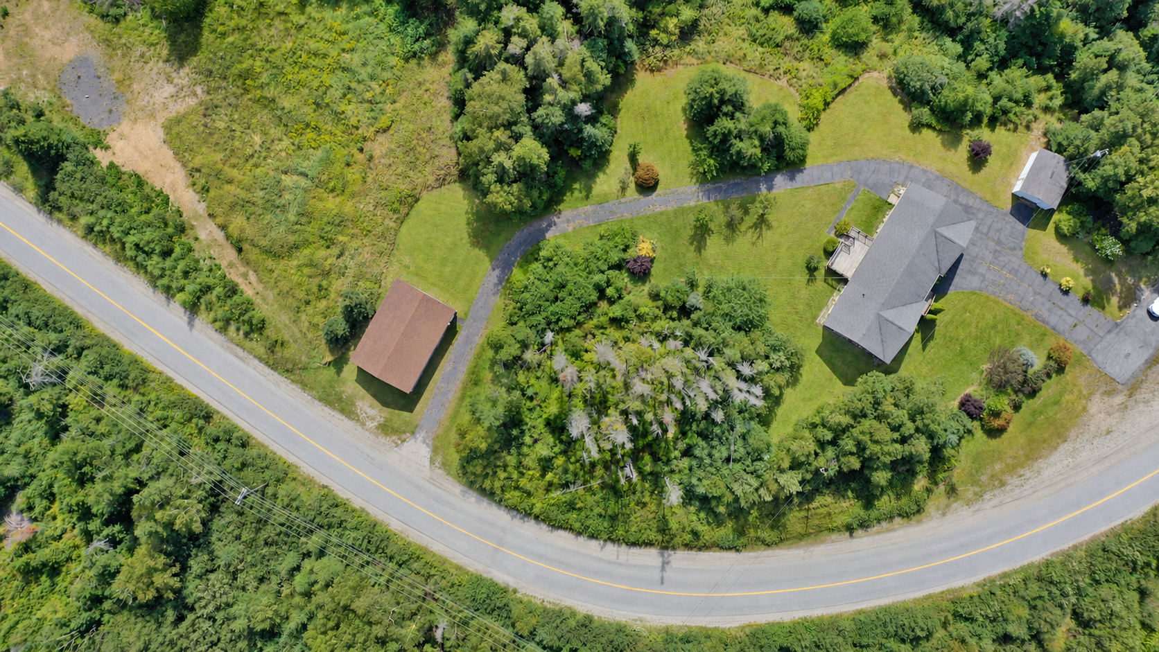 Space to relax, room for your hobbies, and a beautiful setting in scenic Robinsons! 3