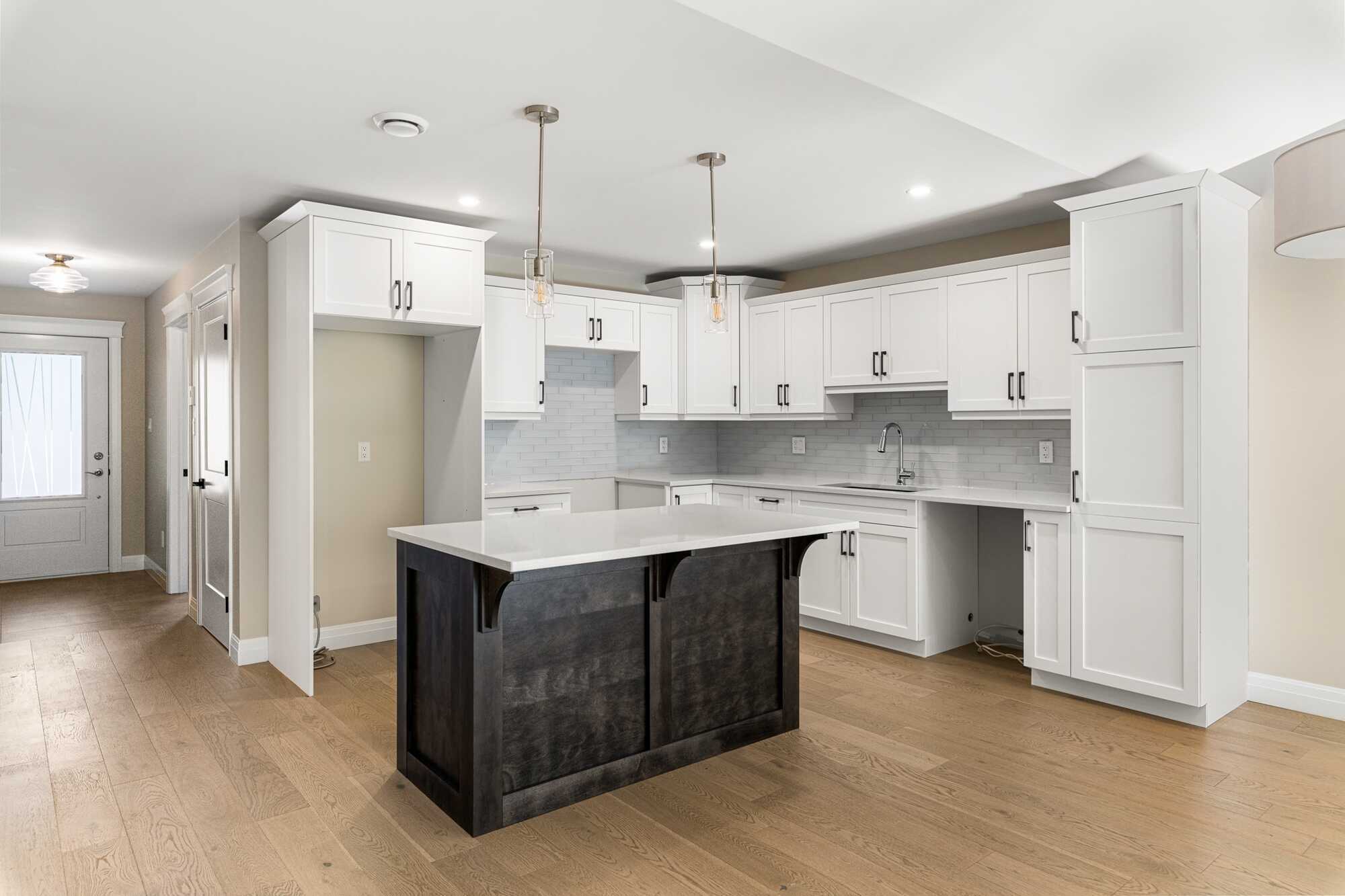 Welcome to The Village at Jonathan Park!!  ***Center Unit*** 3