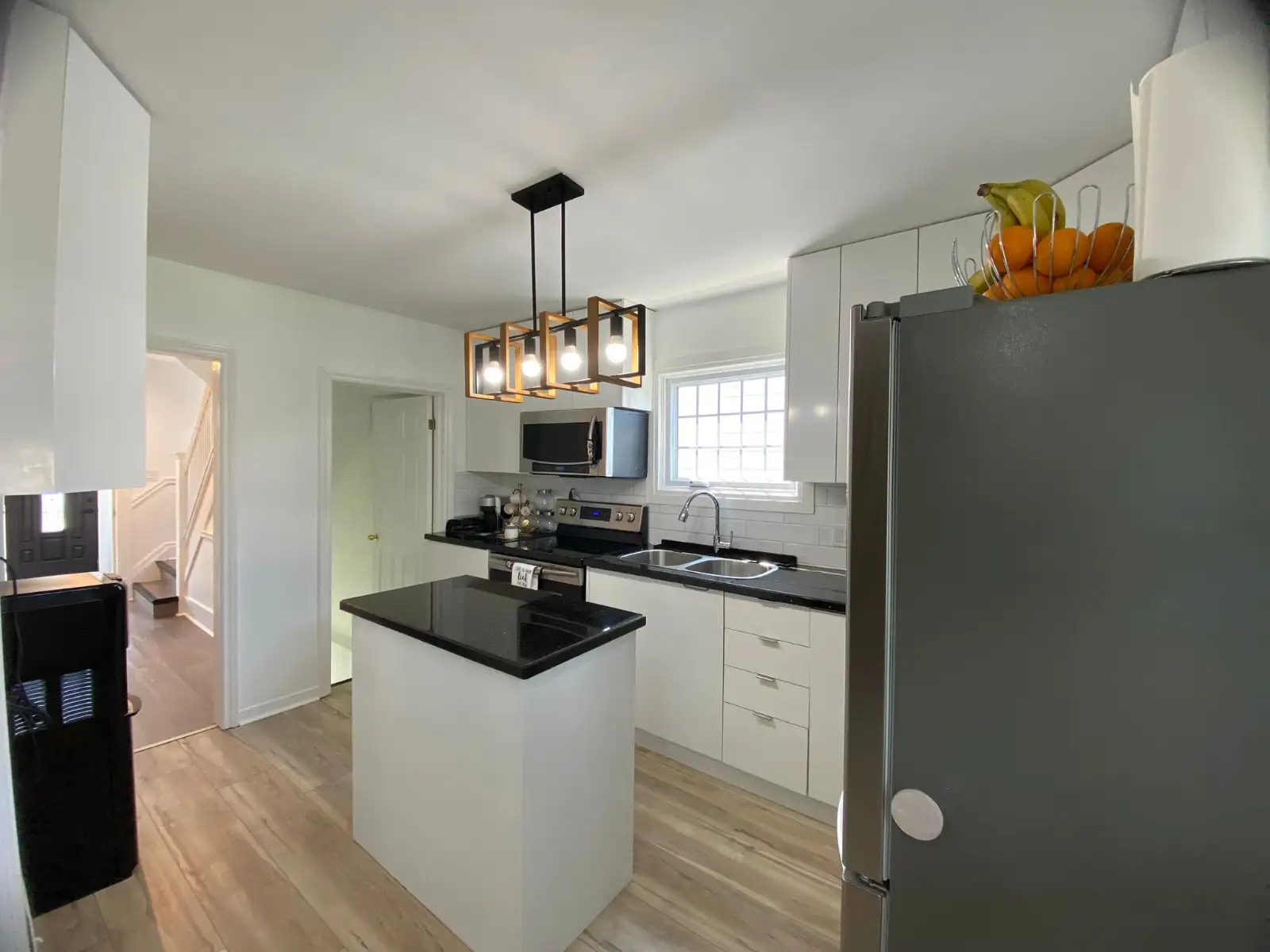 Fully Renovated House – 3 1 Beds – Prime Location Geneva st 4