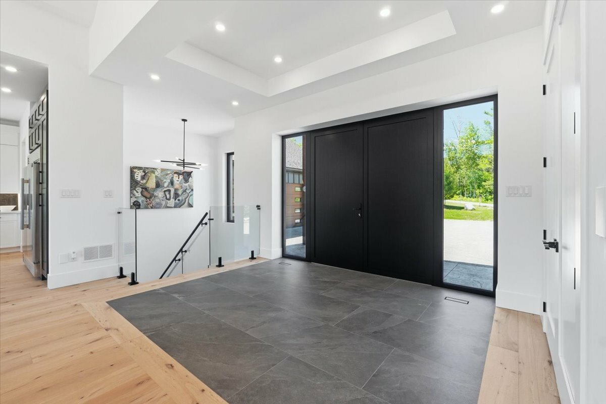 Welcome to 7 Humphries Road, an extraordinary luxury estate set on one of the most coveted streets in the renowned village of Warkworth, Ontario — recently recognized by The Globe and Mail as one of Canada’s Top 10 hidden getaway gems. 3