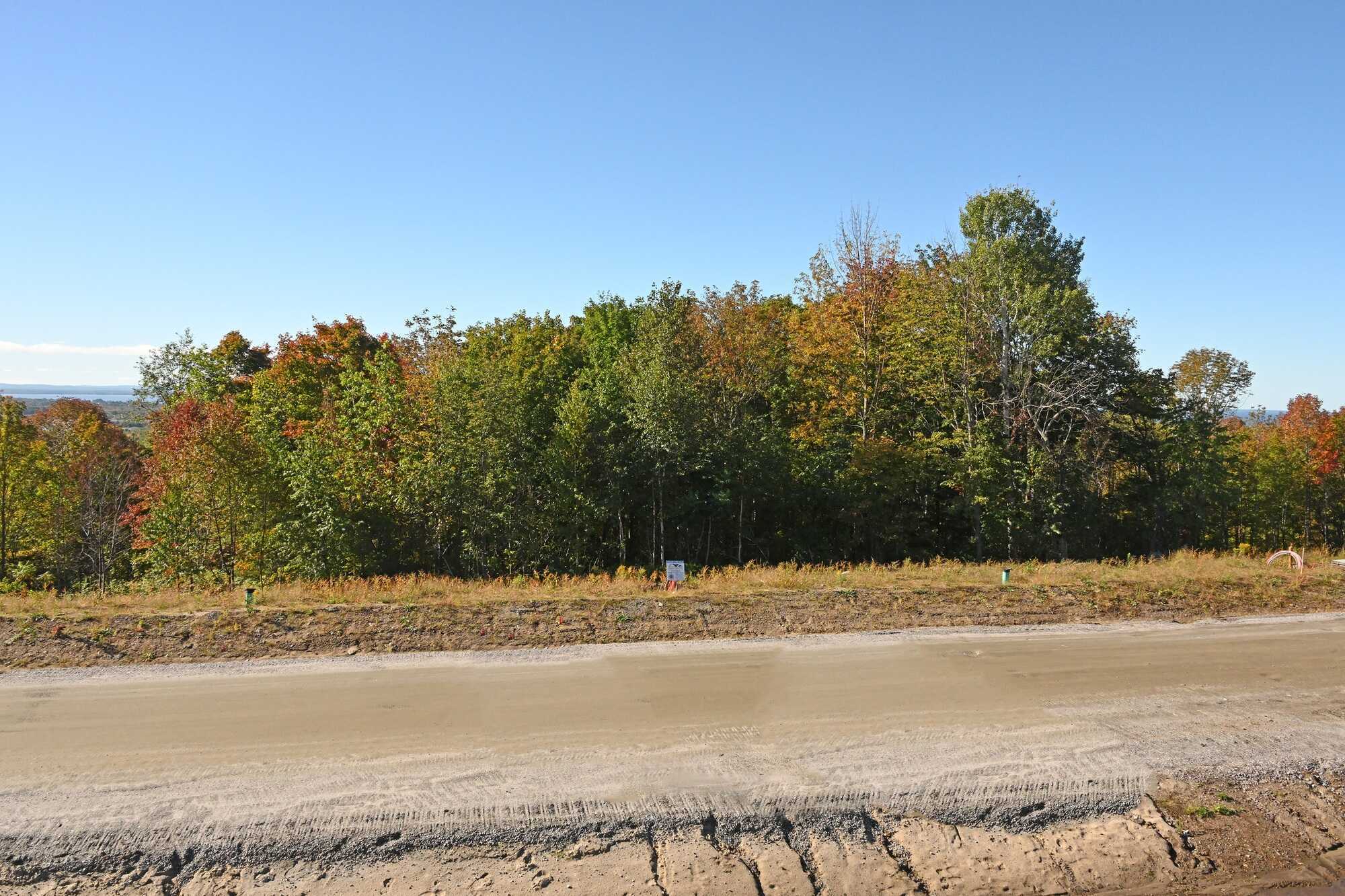 Vacant Lot on Laurentian Escarpment with Spectacular View is Ready for Your Dream Home 2