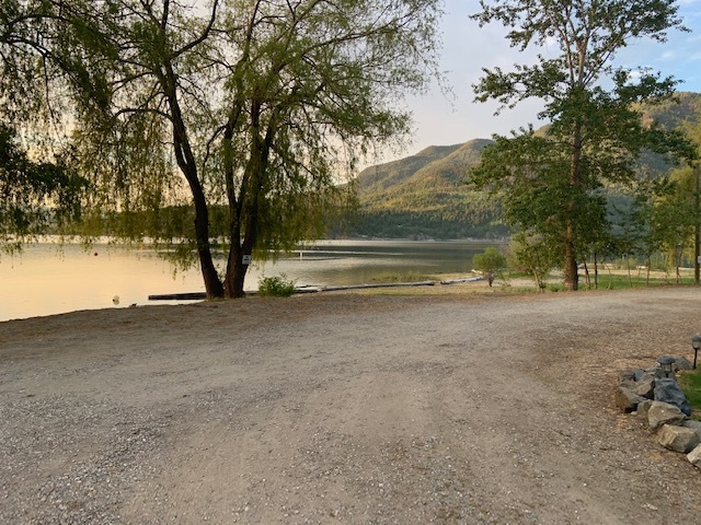 PRICE REDUCED 179,900
Welcome to your new relaxing life! Lake view lot with Fully fenced yard, Gazebo and Deck. Boat and/or 2011  31.5’ trailer w/ outdoor kitchen and 2 slides can be purchased sep. This property is one of a kind, a MUST see, 2