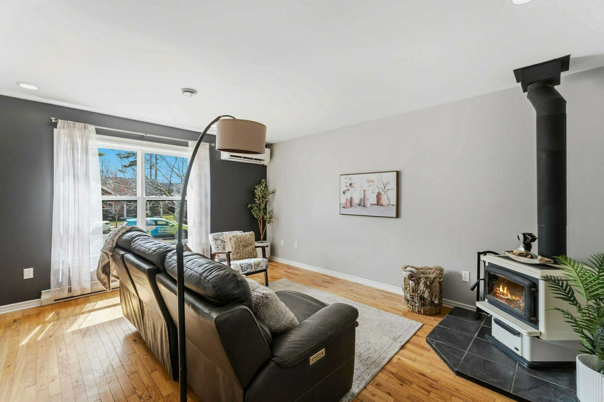 Bonavista Estates Beauty — Oversized Lot, Stunning Upgrades & Ultimate Backyard Oasis 🌿✨ 5