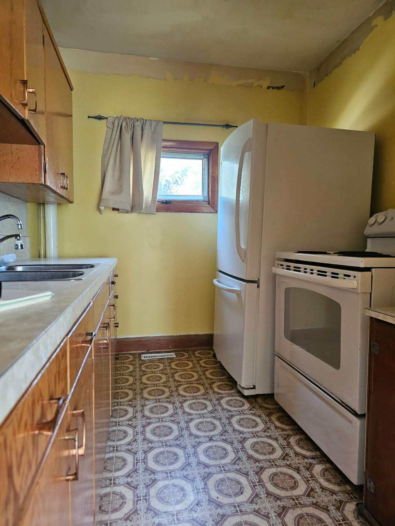 Charming 2-Bedroom Home in Friendly Mankota 3