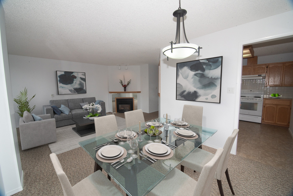 Fantastic sprawling 5th floor 2 bedrooom 2 bath corner unit with fantastic views! 5