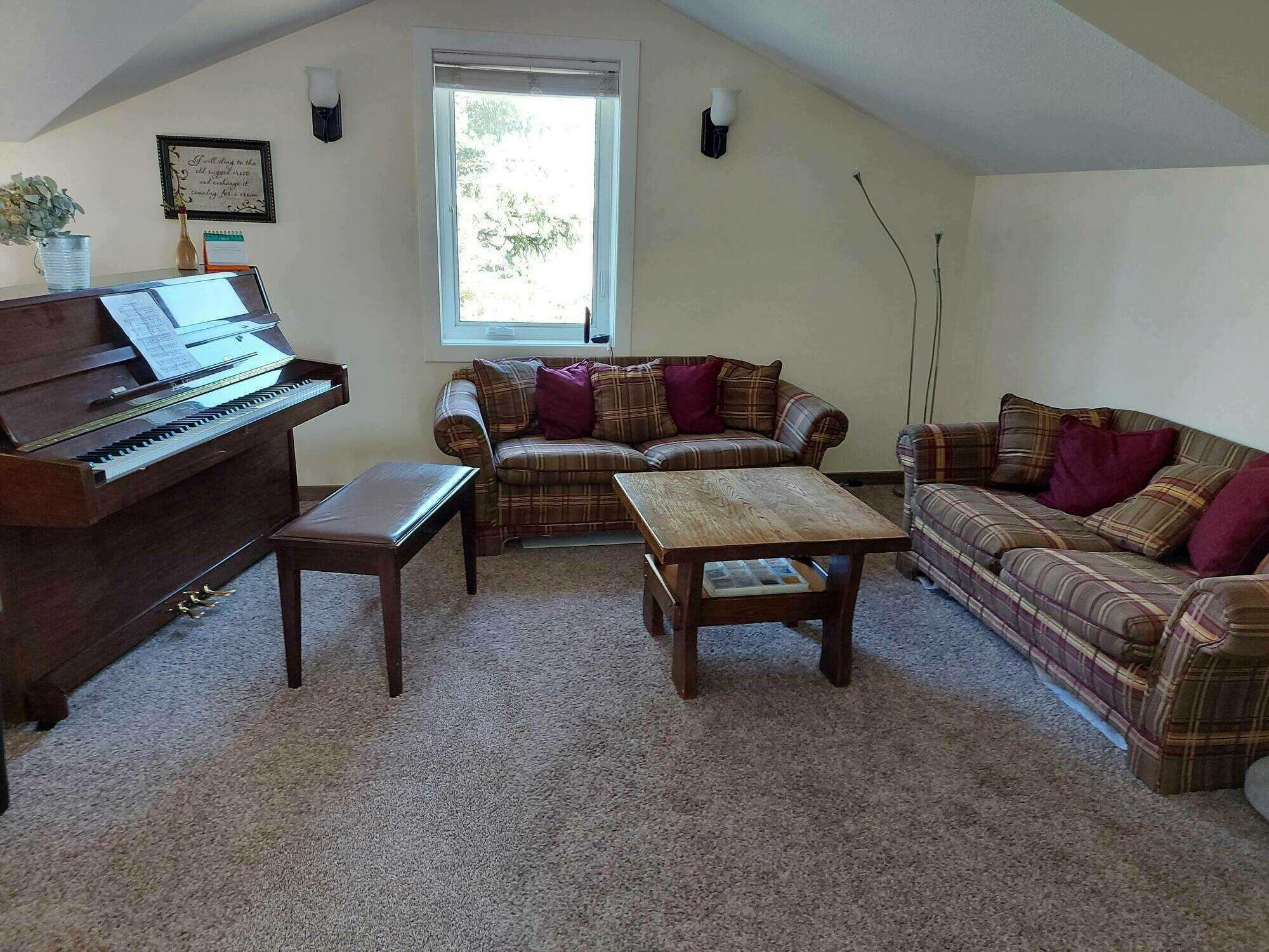 House for Sale in Steinbach 5