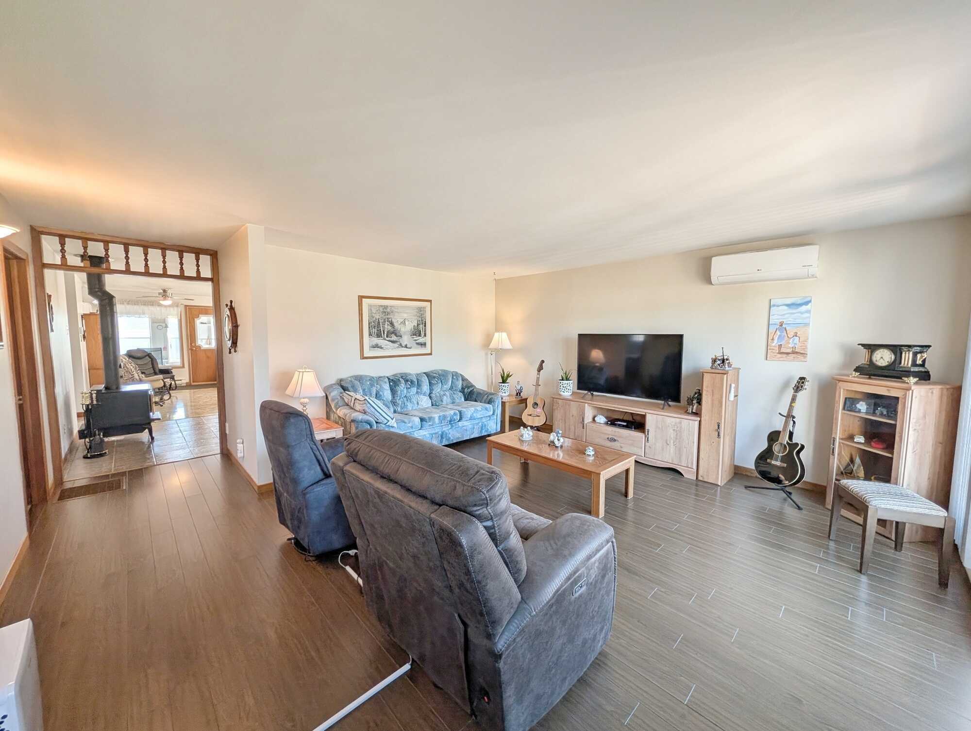 Maison et Chalet – Propriété au BORD DE LA BAIE de Caraquet -- Maisonnette, New Brunswick – WATERFRONT House & Cottage on the Bay of Caraquet 3
