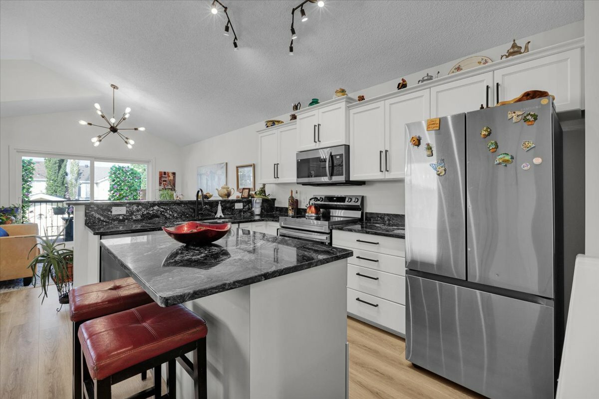 IMMACULATE and FULLY RENOVATED 2+1 bedroom 2 bath bilevel in Summerside! 5