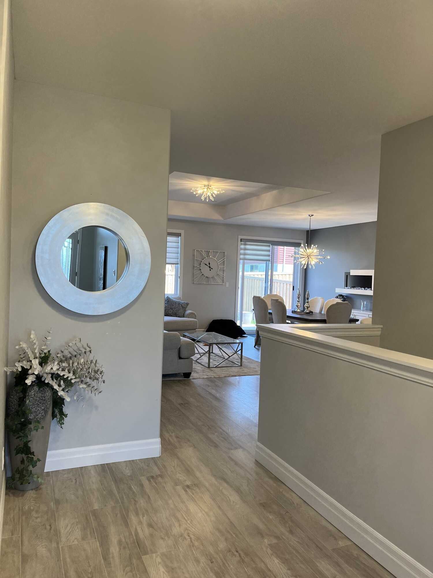 Exceptional opportunity to own this 4 bedroom, 3 bath home in a family friendly neighbour near recreational amenities, schools, restaurants and shopping. This Staikos built home was created for modern living and designed with a functional layout. 2