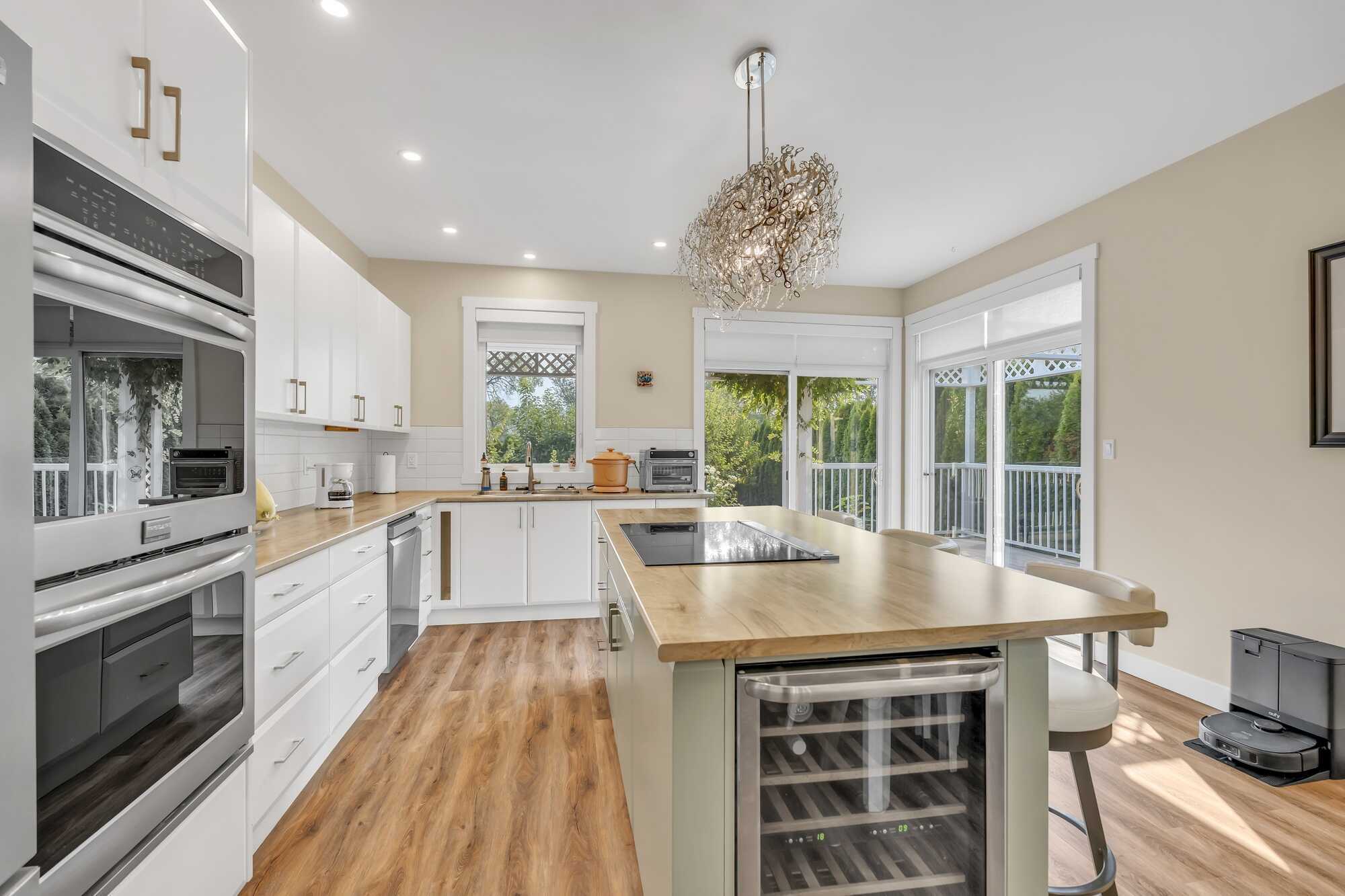 Beautifully maintained 3 Bed, 2 Bath home just steps from Oliver Lions Park on the river!  Exceptional quiet location, 2 car garage and gorgeous low maintenance yard!  Perfect for the busy family! 3