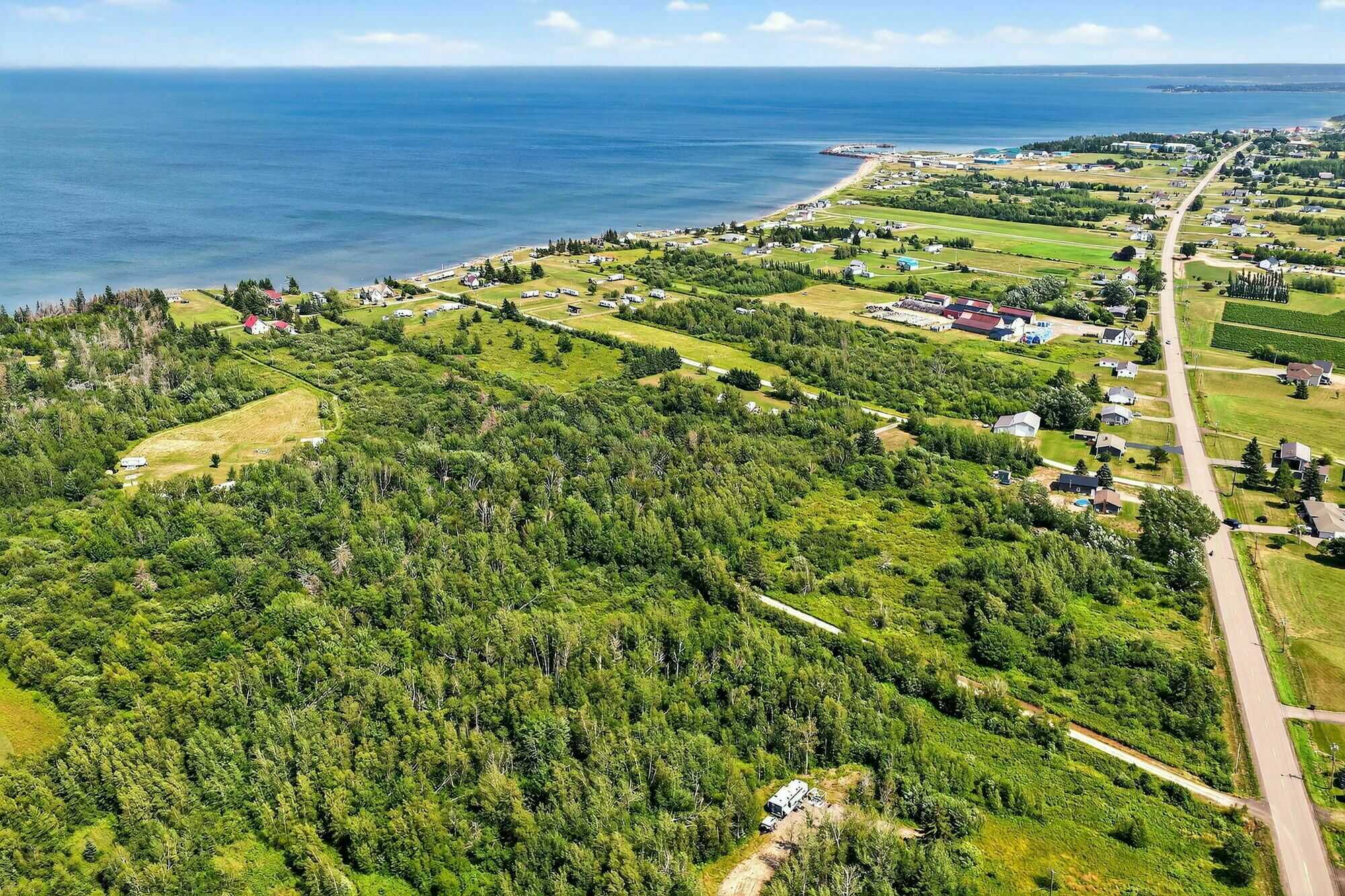 Beachside Investment Opportunity or Build Your Dream Home! 5