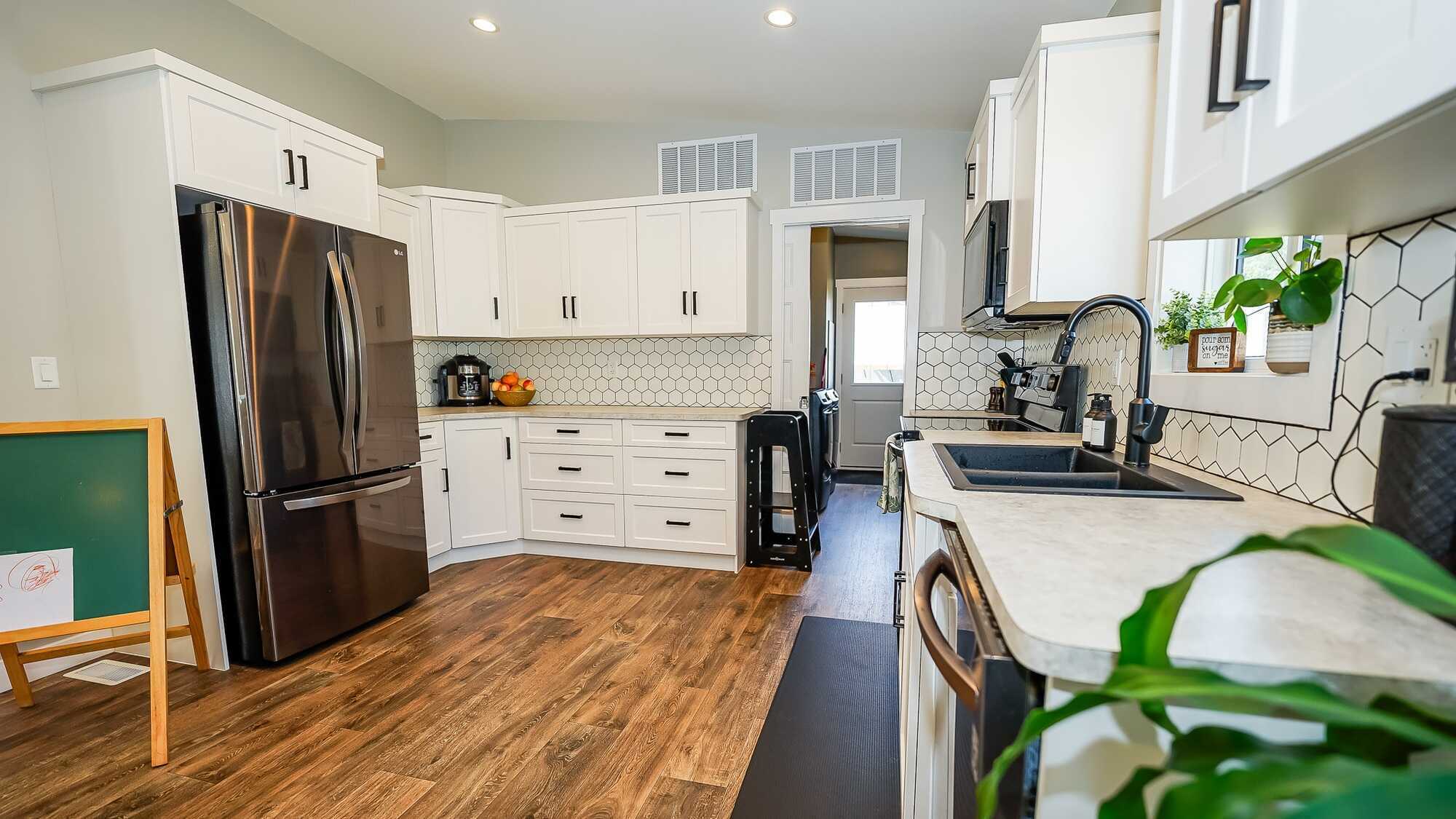Bright, Modern 3-Bed, 2-Bath Built in 2023 at 44 Johnson Way, Revelstoke. With everything just two years old, the home is move-in ready and exceptionally well maintained. 3