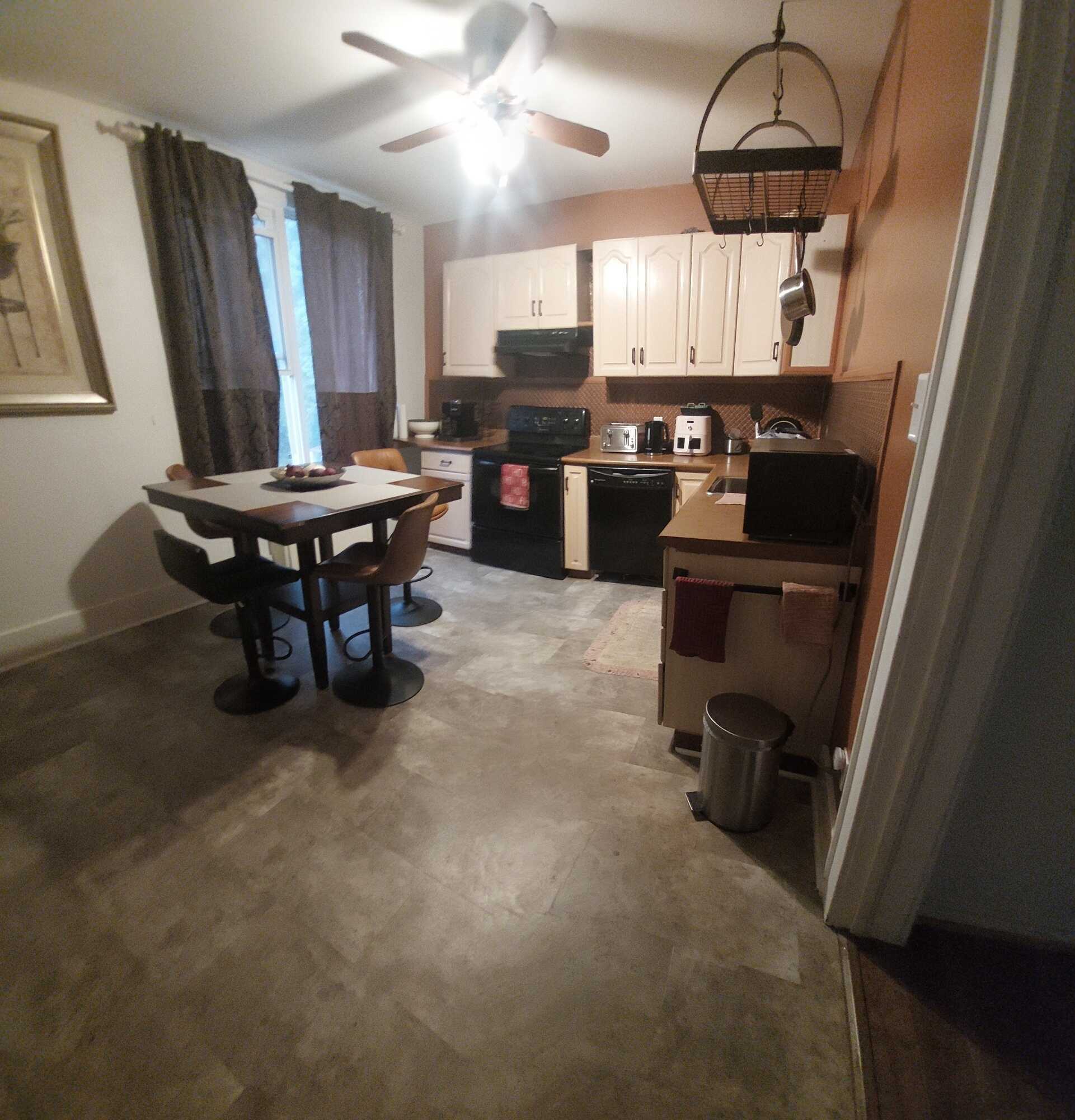 Large Family Home Near Beach & Trails 2