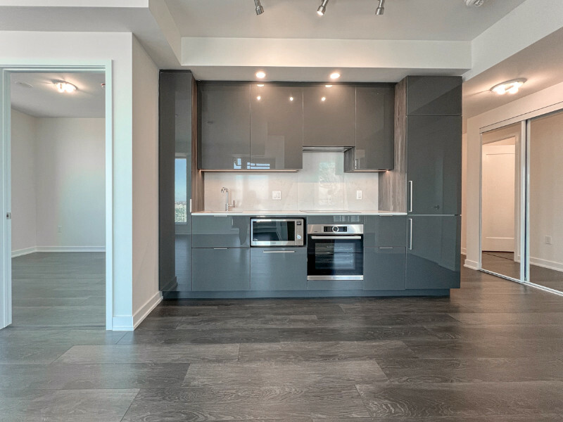 Brand New Condo Pinnacle Yonge in Downtown Toronto 53rd Floor 4