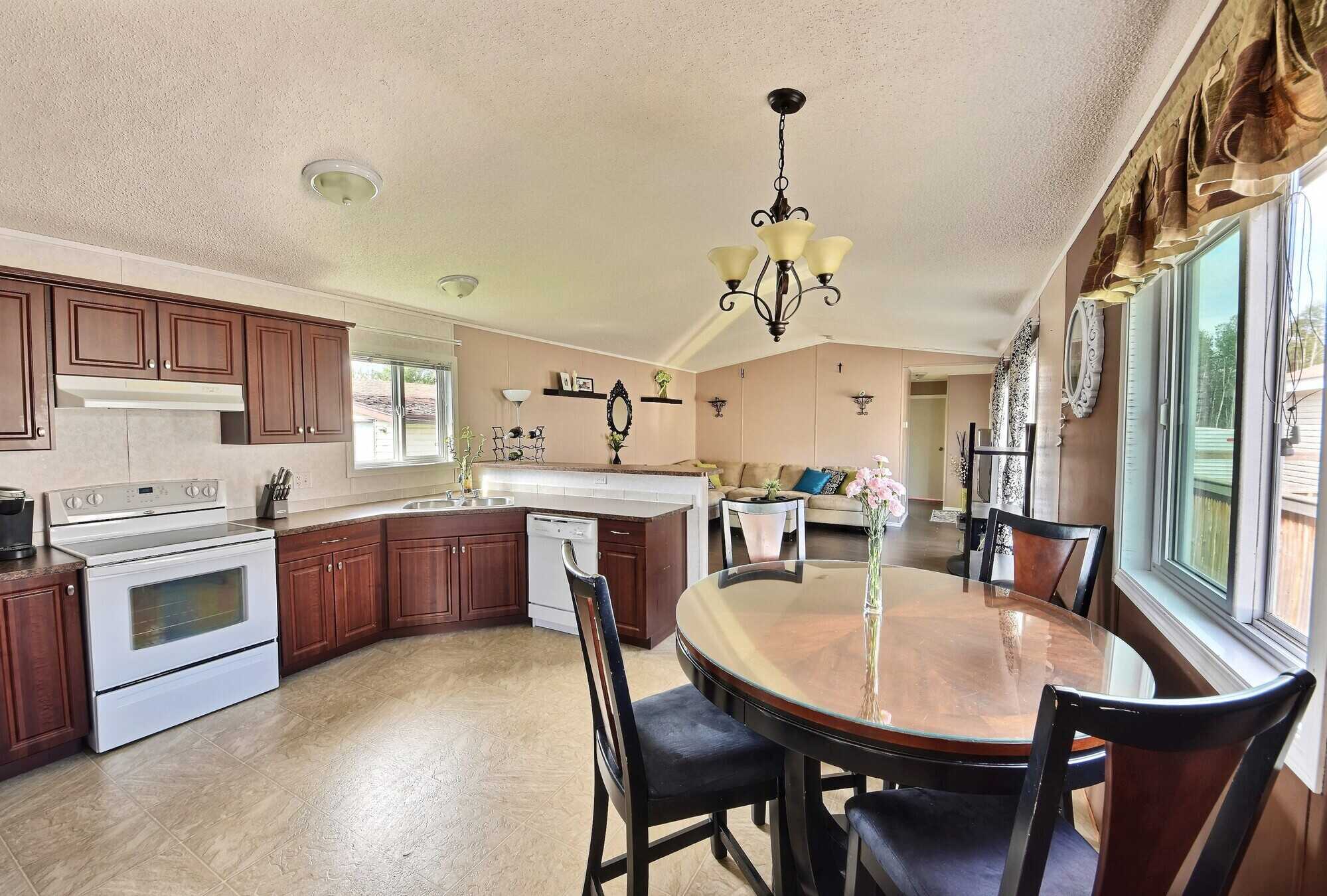 345 Greenwich Lane, Fort McMurray 2