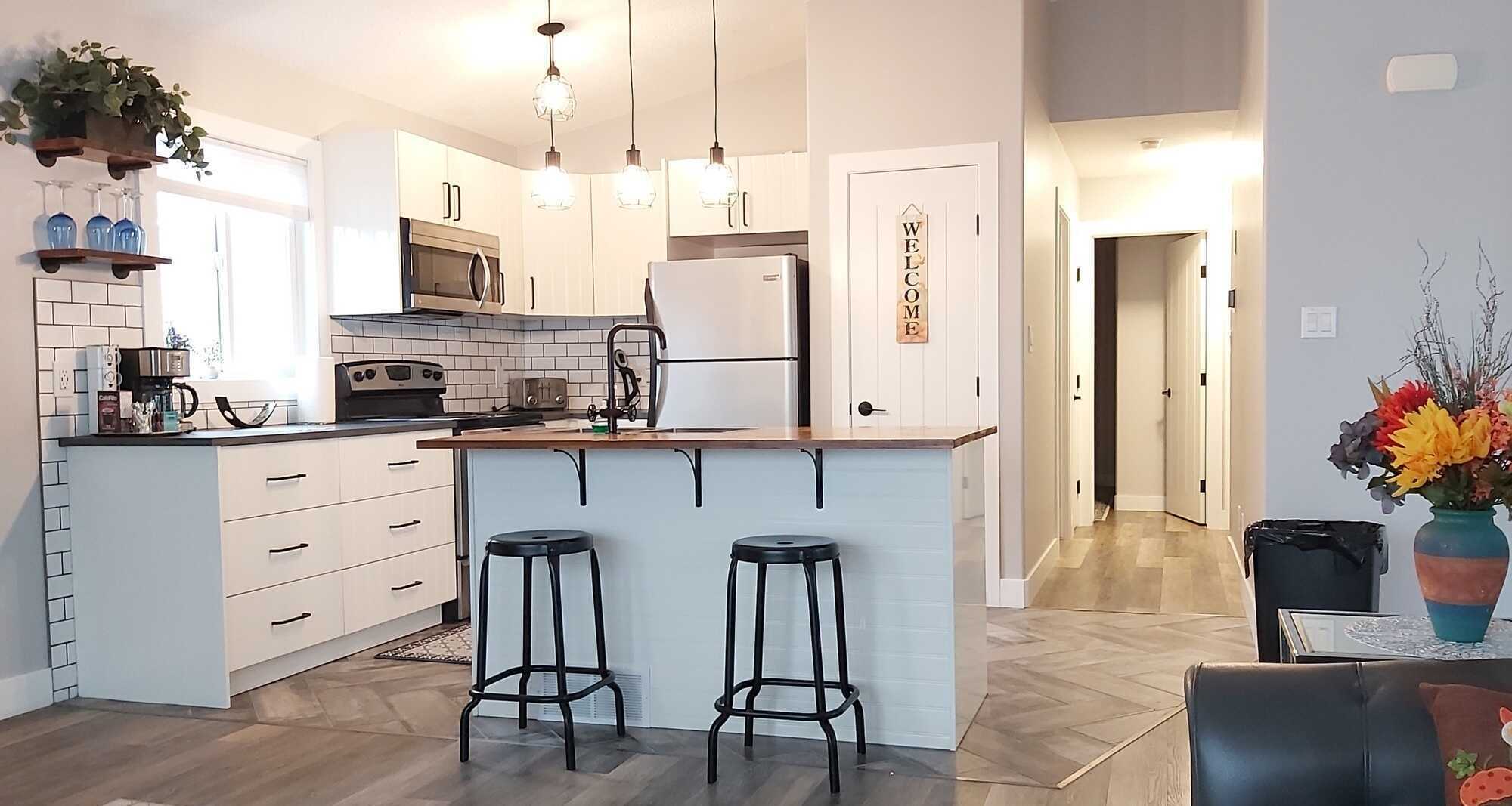 "Stylish 4-Bed Duplex – Turnkey Income Property!" 2