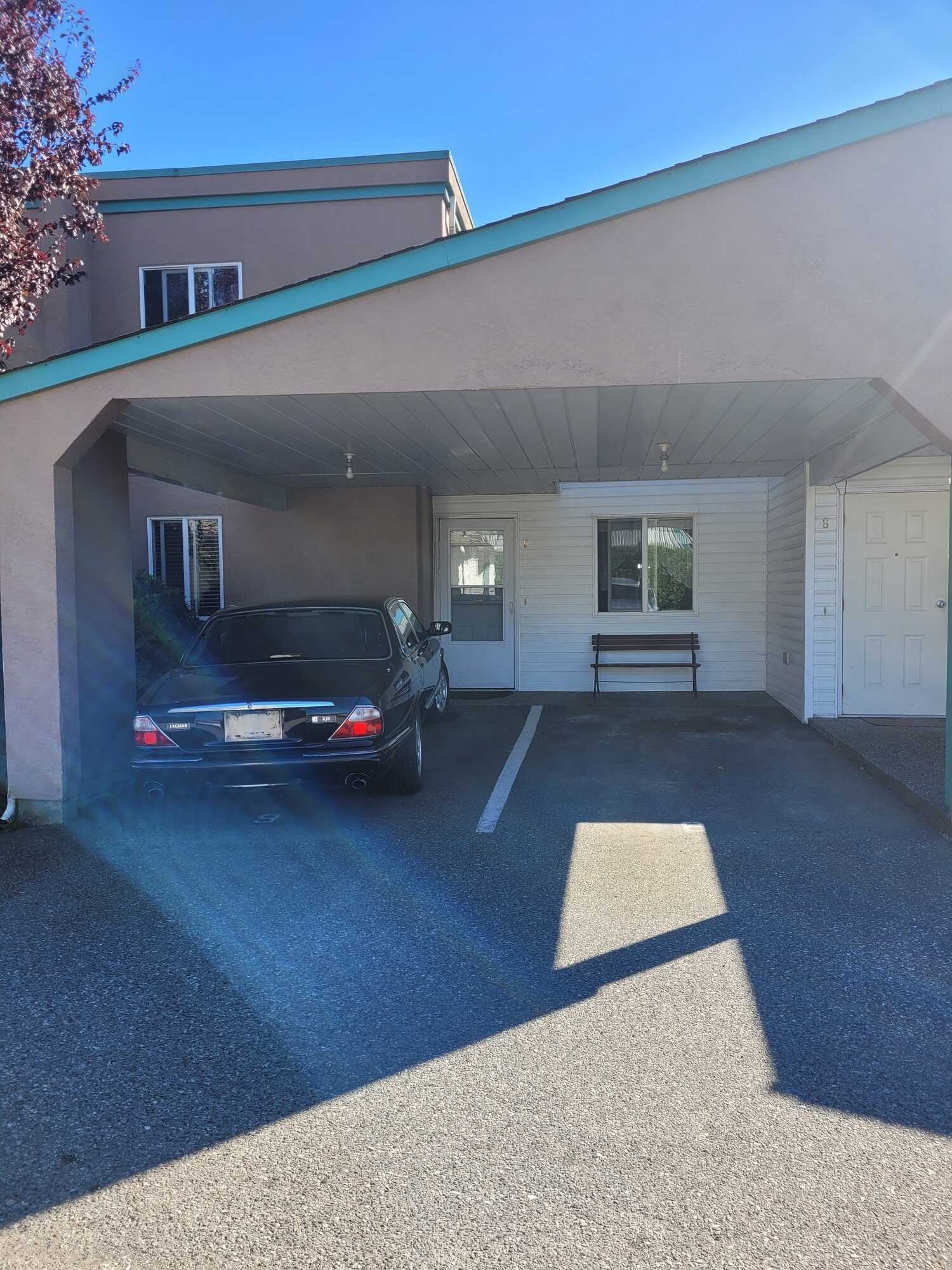 Townhouse backing onto an Environmental Protected Property! 2