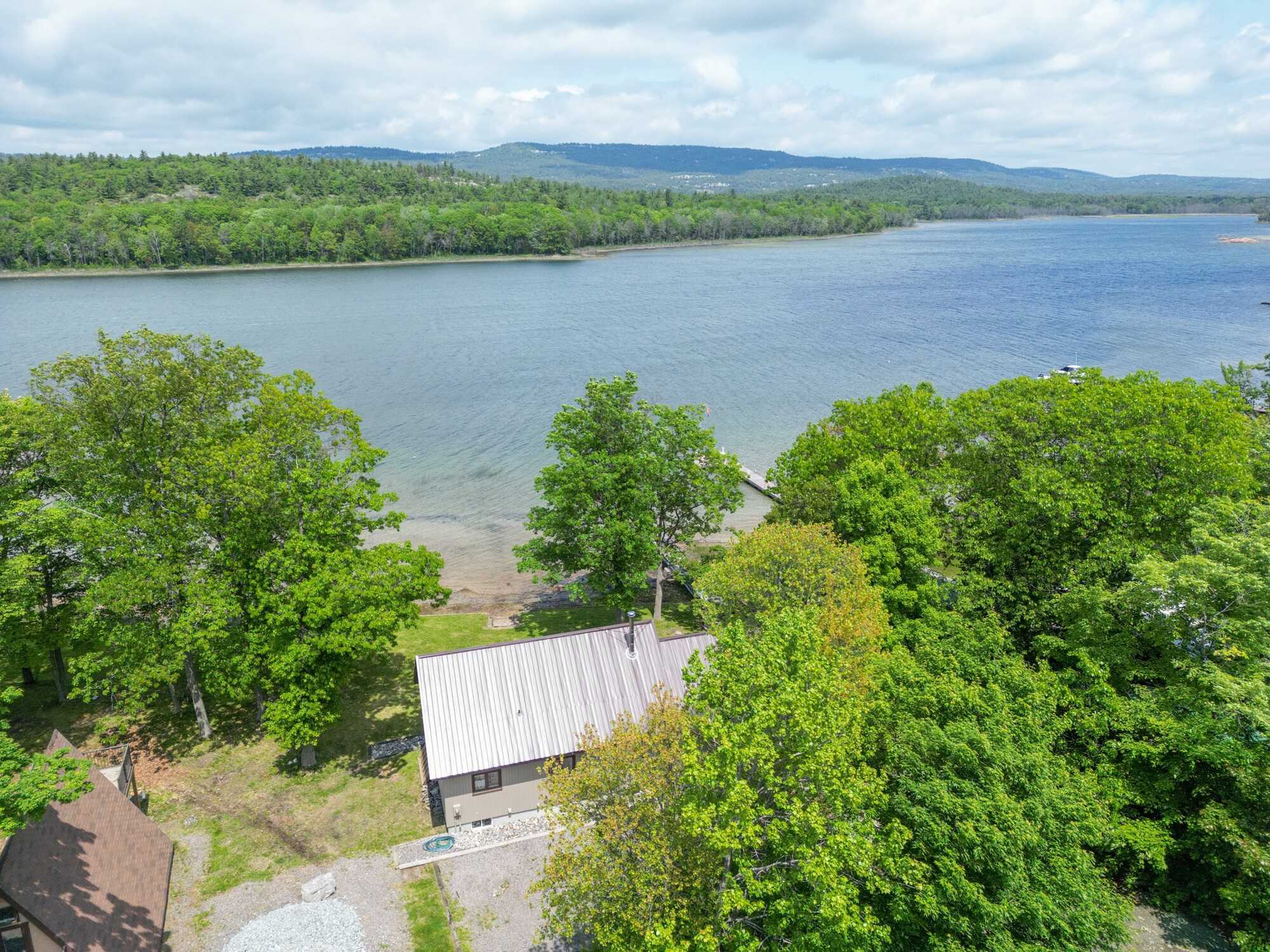 Rustic Luxury Meets Lakeside Living in Charming Killarney Retreat!! 3