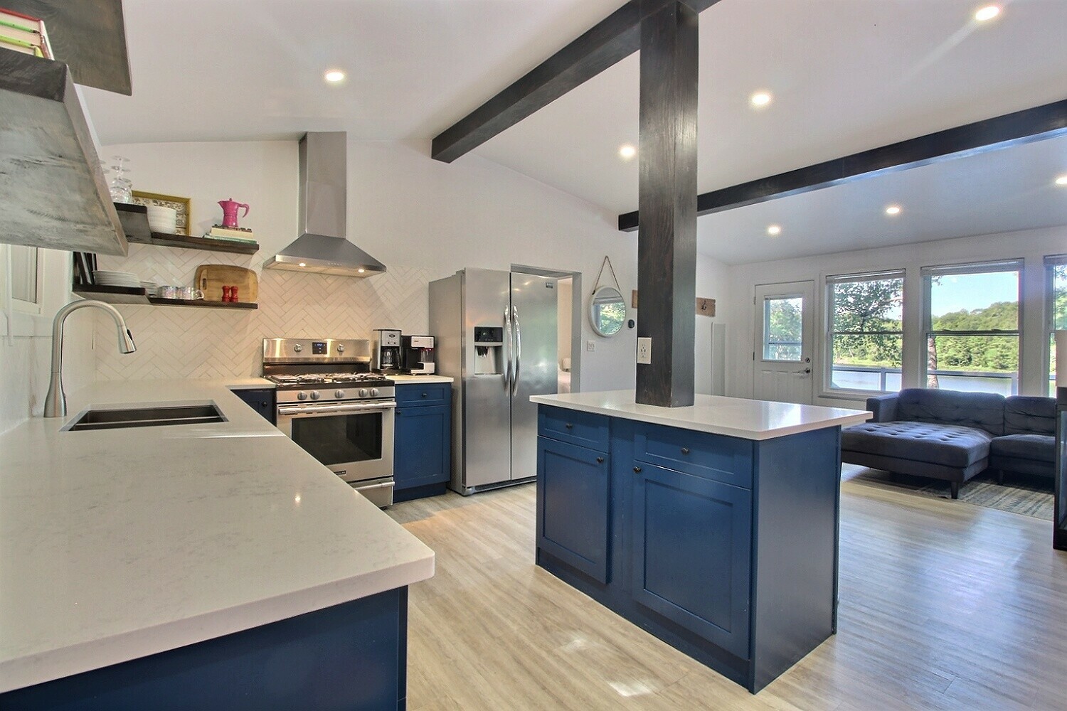 Gorgeous 4-Season Cottage on Gibson Lake | Turn-Key & Winterized 3