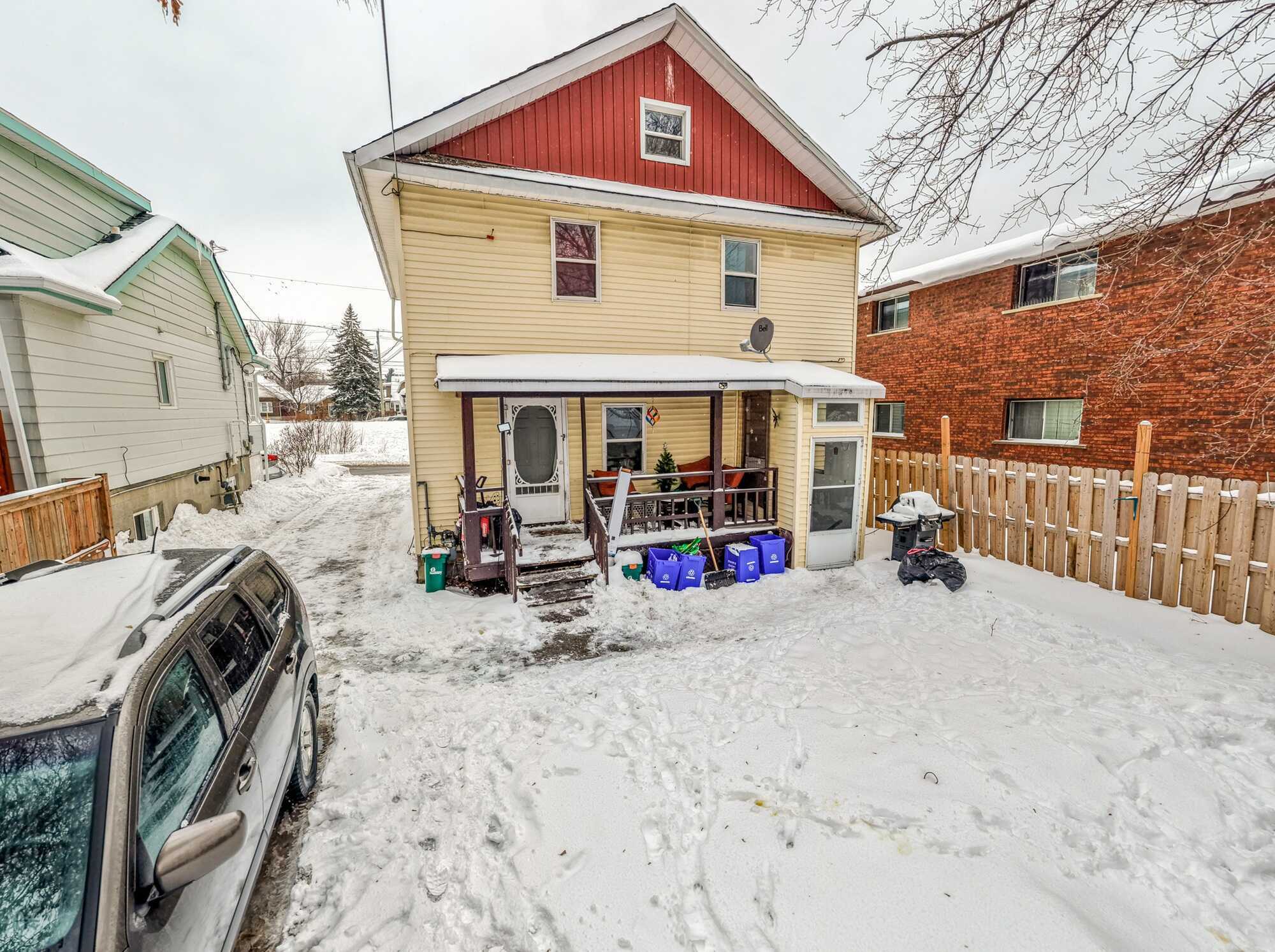 Solid 4-Plex in a Strong Rental Location 5