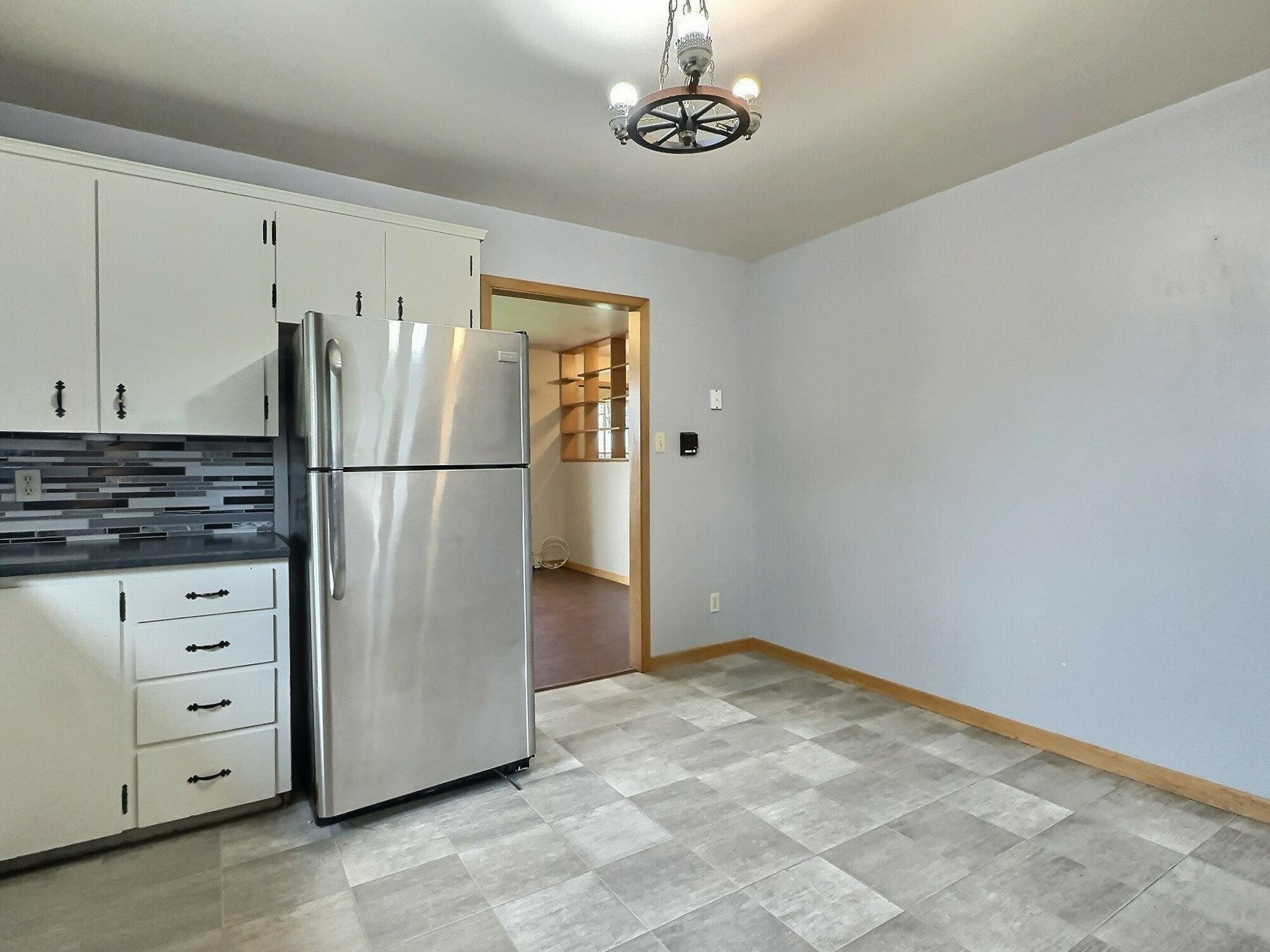 Well-maintained 3-bedroom bungalow in desirable Lower Truro, offering comfortable living on a generous lot of over half an acre and just minutes from all amenities! 5