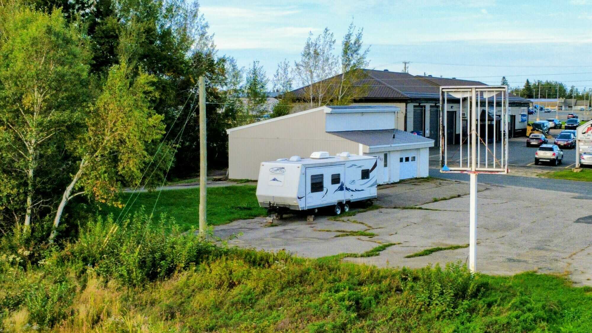 Propriété Commercial sur le Boulevard St-Pierre Caraquet 4