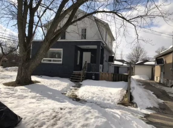 Detached Home in Welland For Sale 2