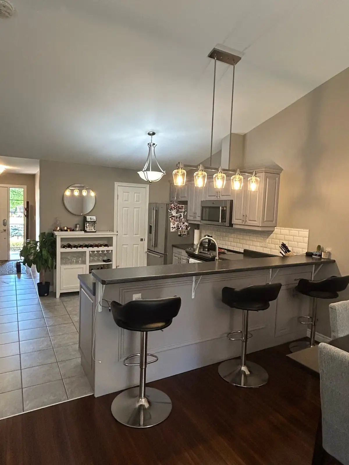 Beautiful Townhouse in Lasalle!!! 3