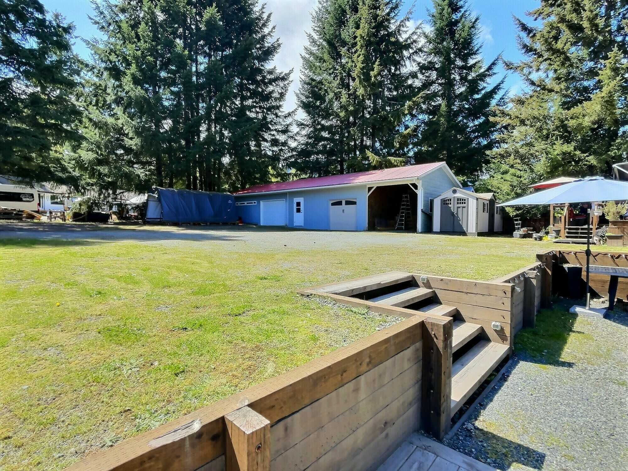 Enjoy this desirable Honeymoon Bay escape, a fantastic summer retreat and year-round destination!  Imagine a place to create lasting memories with family and friends.  Motivated seller. 5