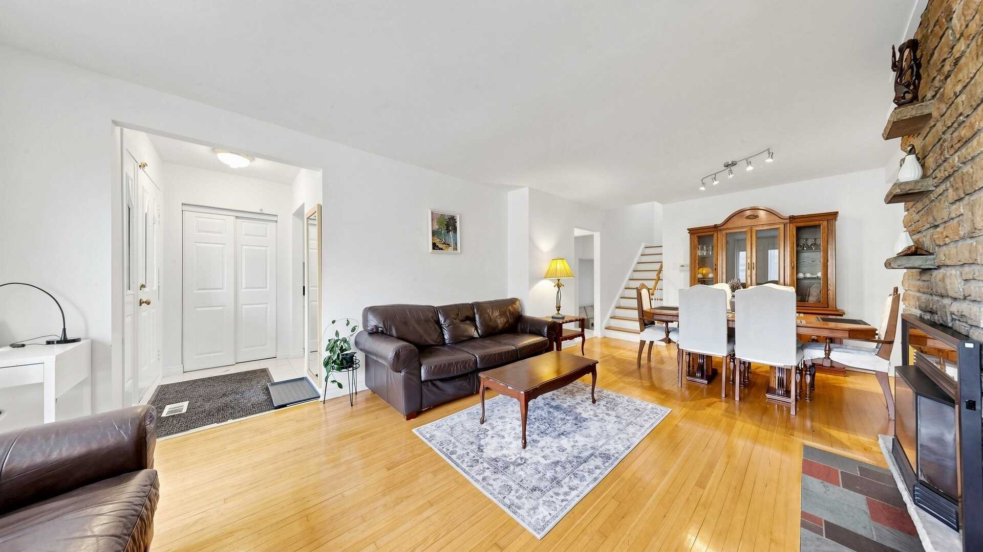 Spacious Guildwood Home with Income Potential 5