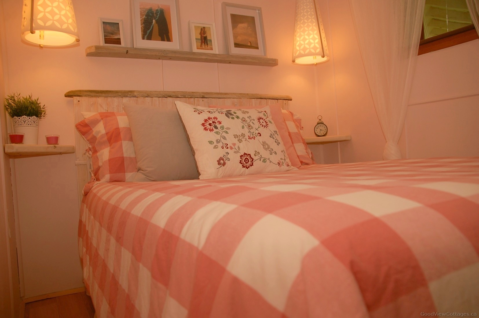 Do you want to own your own piece of PEI Oceanfront paradise?
Waterfront cottage property  in the heart of the North Shore National Park in Stanhope Beach PEI, One of the Island's most popular travel destinations. 5