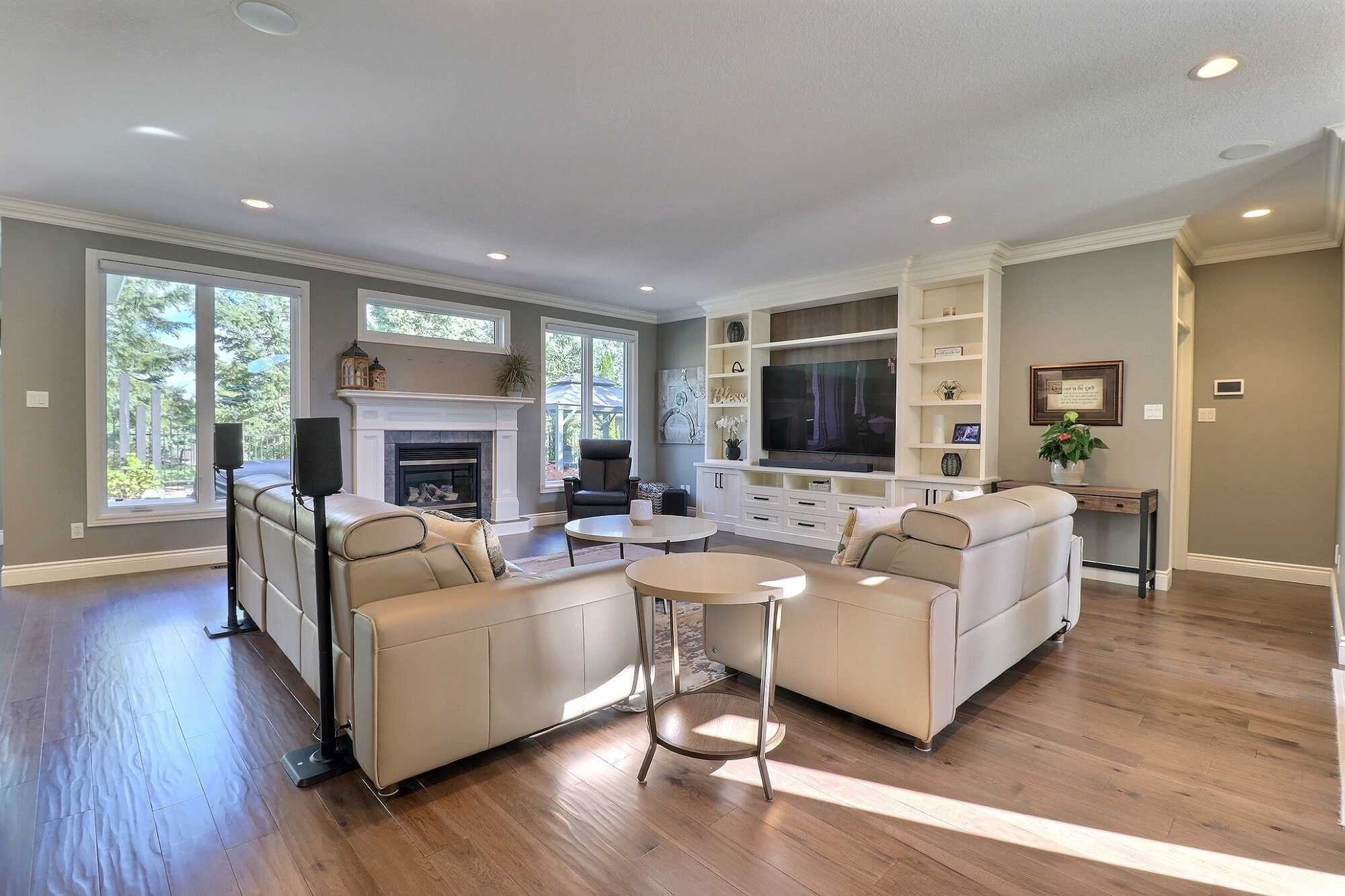 Executive Sunningdale Ranch with Backyard Oasis & Triple Heated Garage!
Loads of Updates — Nothing to do but Move In! 5