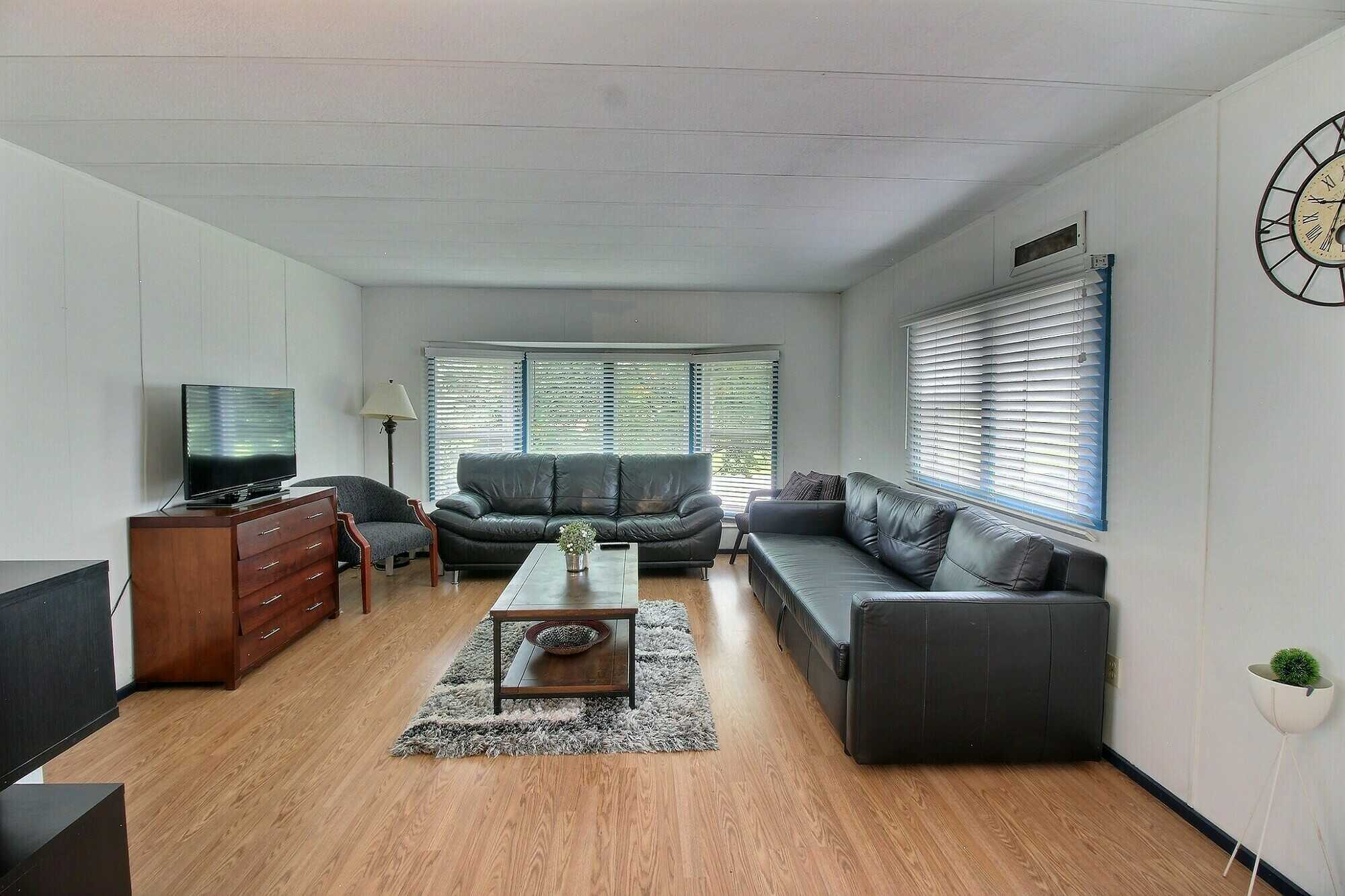 Fully Renovated – Ideal Staff Housing or Turnkey Rental 4