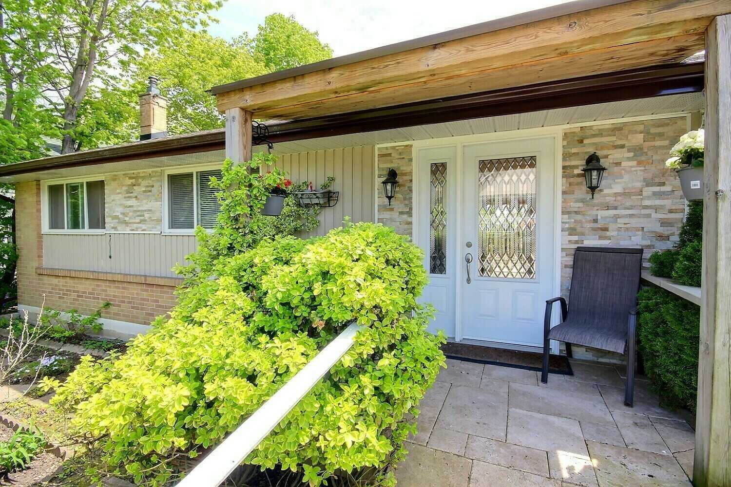 Walk to Downtown & Lake Ontario | Stylish 3 Bedroom Bungalow with Finished Walkout Basement & Private Backyard Oasis 2