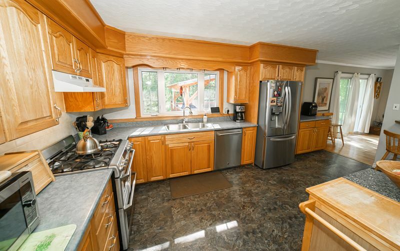 Exceptional Multi-Use Property in a Highly Desirable Location! 5